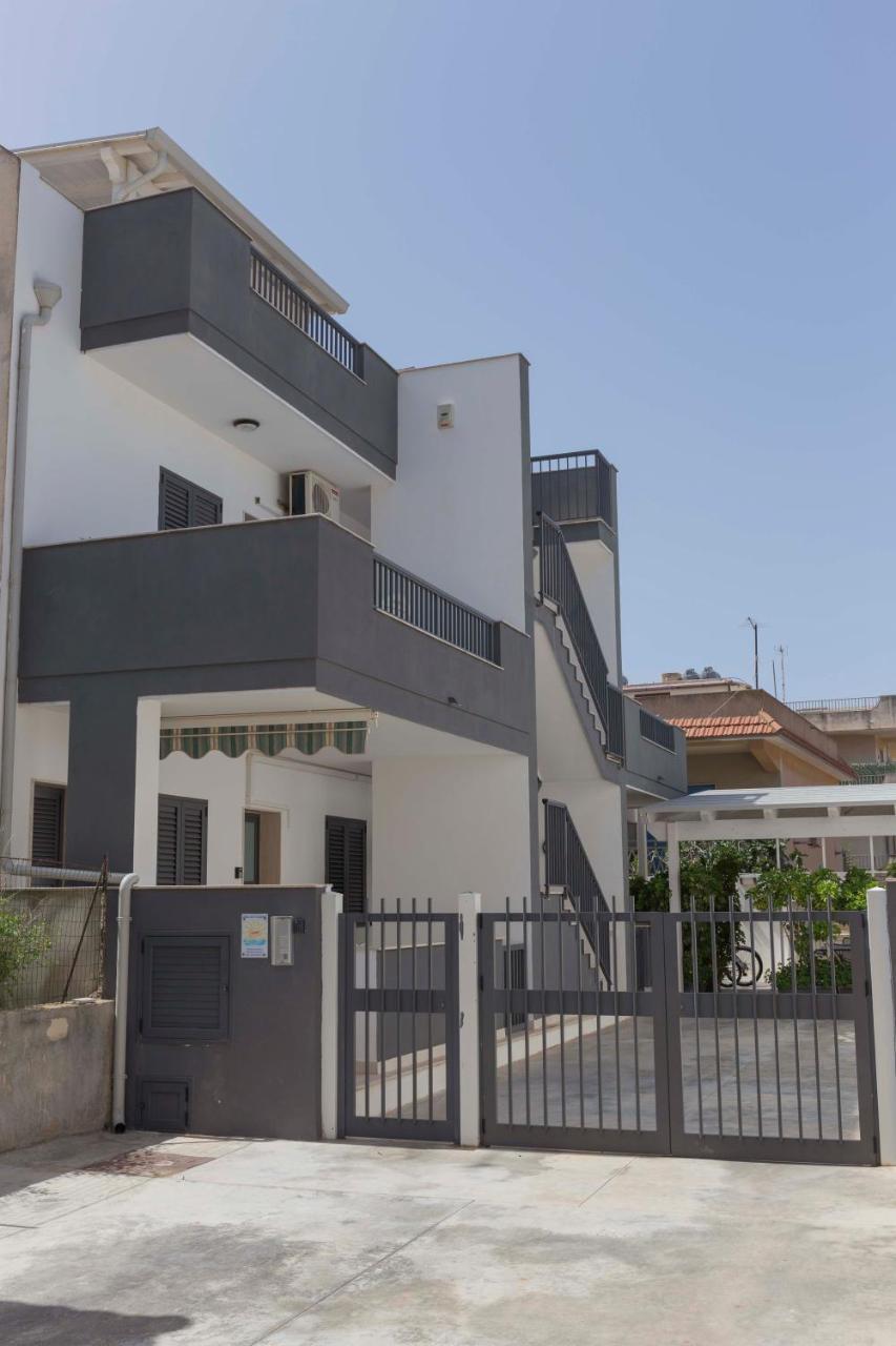 Mareinsicilia: Appartamenti Larica Cava dʼAliga Kültér fotó